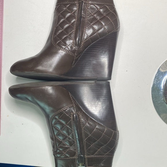 Tory Burch Leila Booties Size 7 - Picture 10 of 11